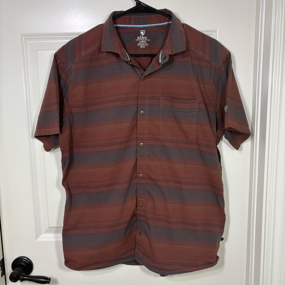 Kuhl Intriguer Stripe Button Down Short Sleeve Shirt Men’s L Burgundy Blue